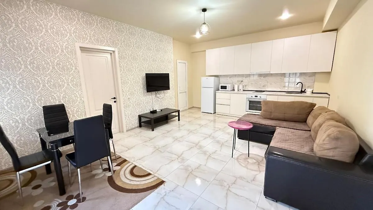 Ground Floor Apartment Near The City Centre Tiflis