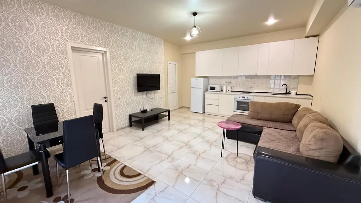 Ground Floor Apartment Near The City Centre Tiflis