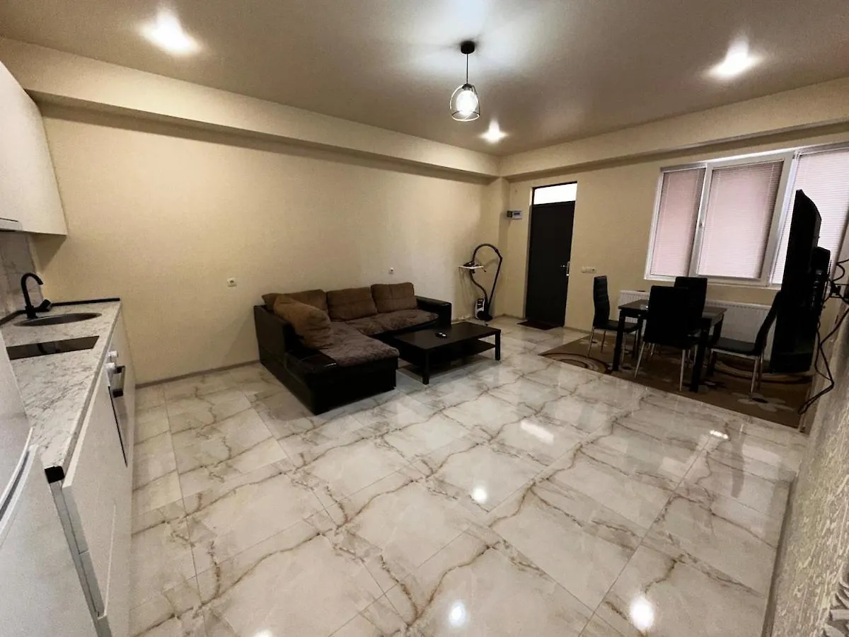 Ground Floor Apartment Near The City Centre Tiflis