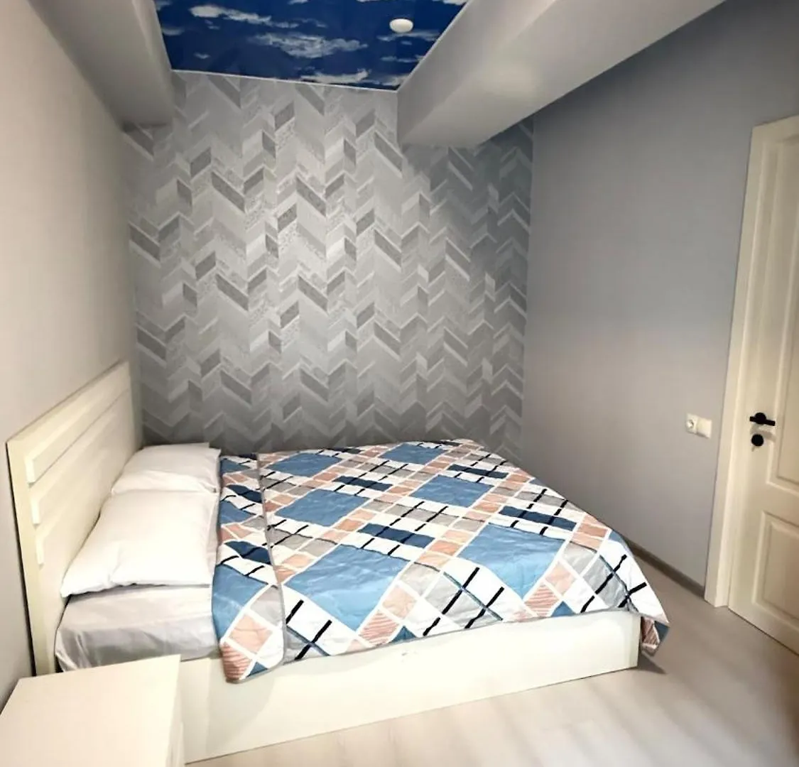 Ground Floor Apartment Near The City Centre Tiflis
